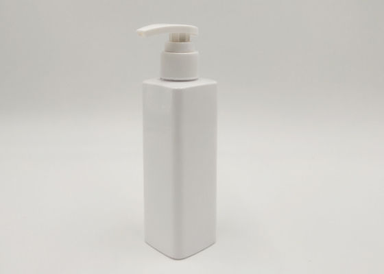 Botella blanca de la loción del cuadrado del color con la bomba de la loción