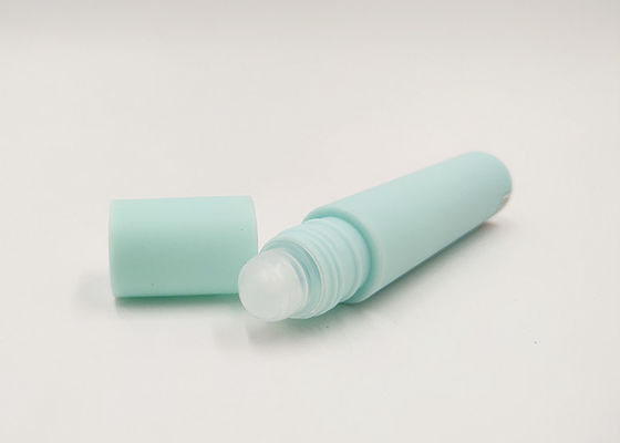 Tubos vacíos del lustre azul claro del labio, envases vacíos lindos del lustre del labio con la bola de rollo plástica